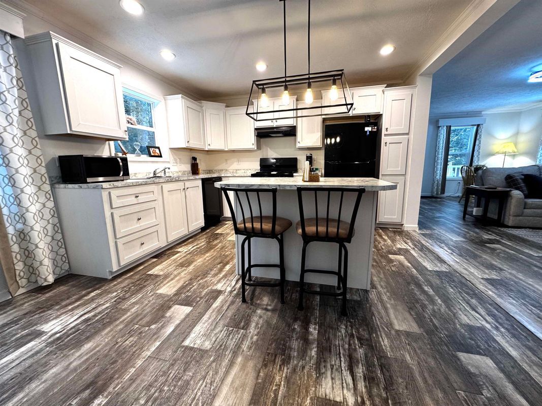 Building Photo - 30 Evergreen