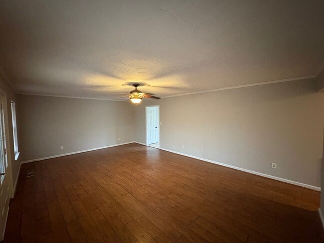 Building Photo - For Rent