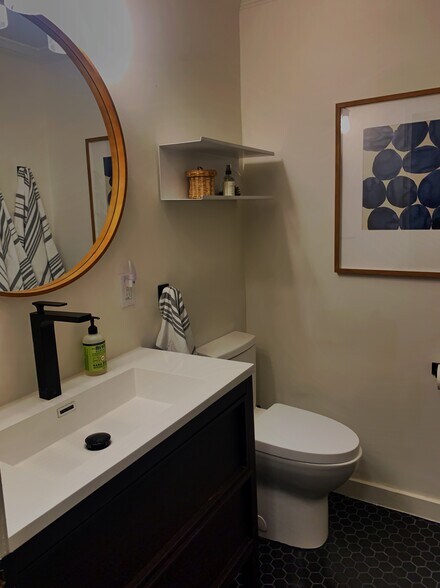 Building Photo - 1609 Pierce Avenue Ext