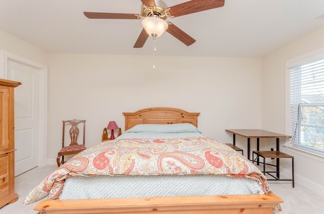 Building Photo - 255 Mimosa Dr