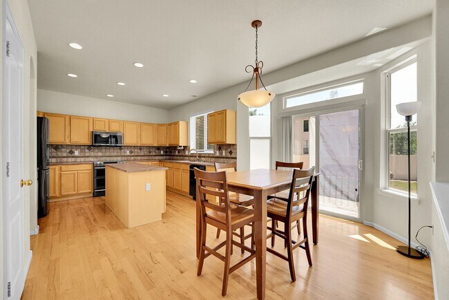 Building Photo - Wonderful home located in Broomfield with ...