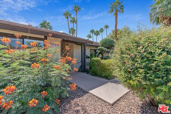 Building Photo - 3599 El Gaucho Cir E