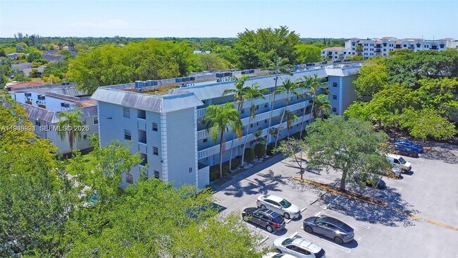 Building Photo - 17255 SW 95th Ave