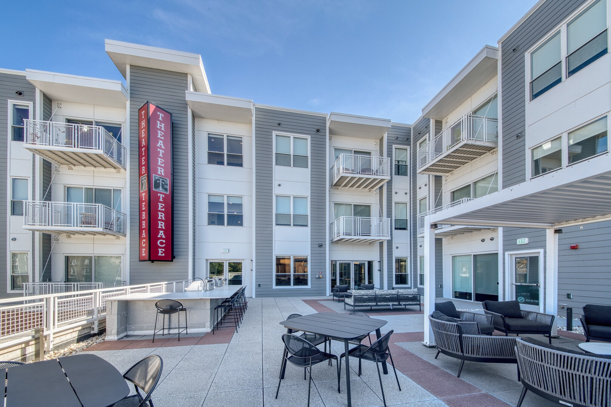 Building Photo - 5945 6th Ave