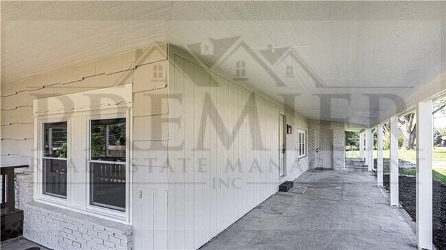 Building Photo - 16312 E Independence Ave