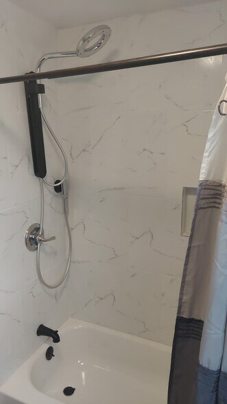 Building Photo - 1202 Anna Lee Dr