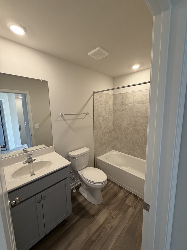 Building Photo - 125 Kinkade Ct