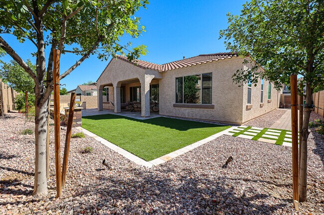 Building Photo - 15626 W Campbell Ave