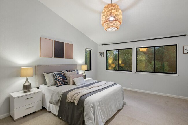 Building Photo - 1545 Camden Village Cir