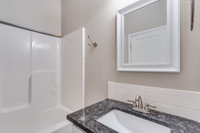 Building Photo - Beautiful Three Bedroom, Two Bathroom