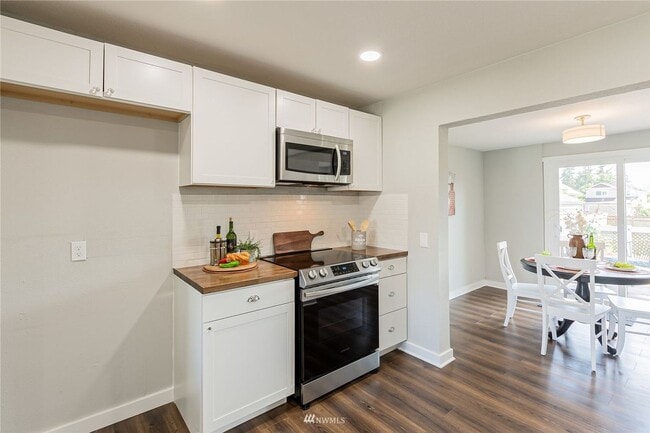 Building Photo - Great Location! 2bd, 1bath House in Tacoma!