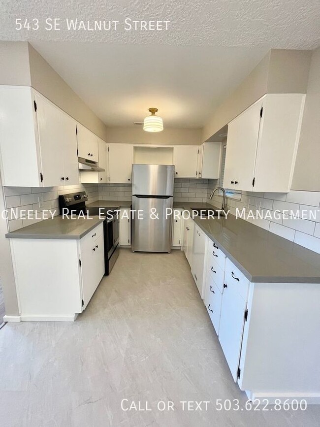 Building Photo - Remodeled 2 Bedroom in Downtown Hillsboro