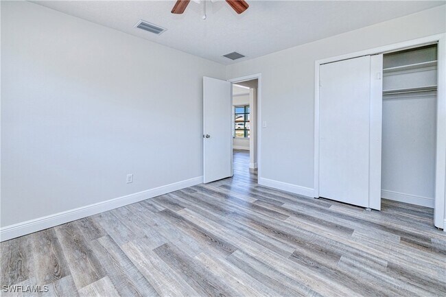 Building Photo - 1308 SE 25th Ln