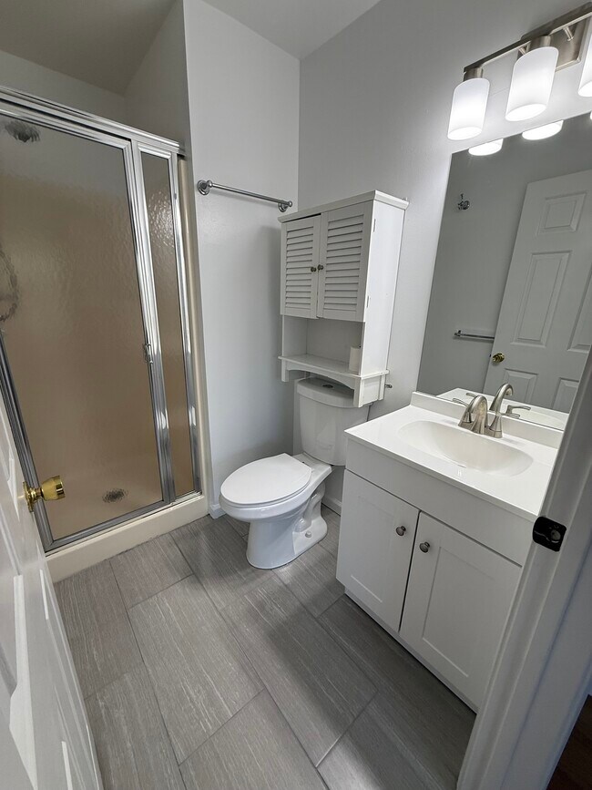 Building Photo - 504 Water Course Row