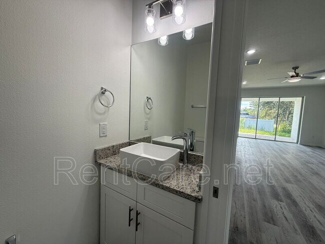 Building Photo - 2514 W Lawrence Ct