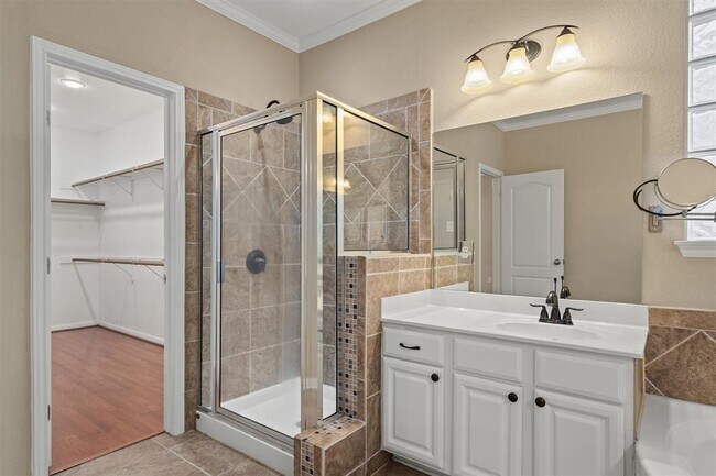 Building Photo - 9013 Sautelle Ln