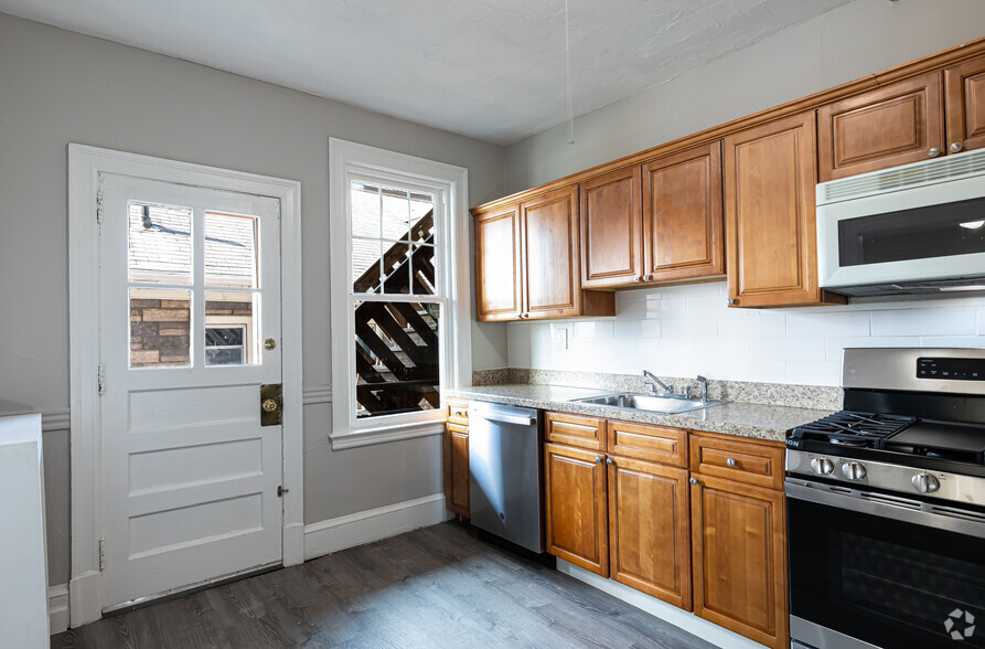 Kitchen - West Hartford Portfolio