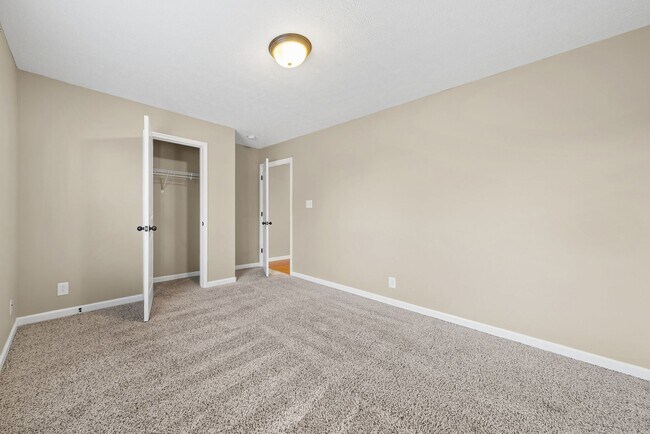 Building Photo - Pet Friendly Four Bedroom!
