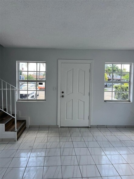 Building Photo - 751 Flagami Blvd