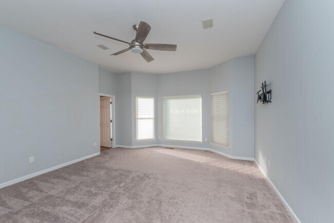 Building Photo - 3169 Glenview Dr