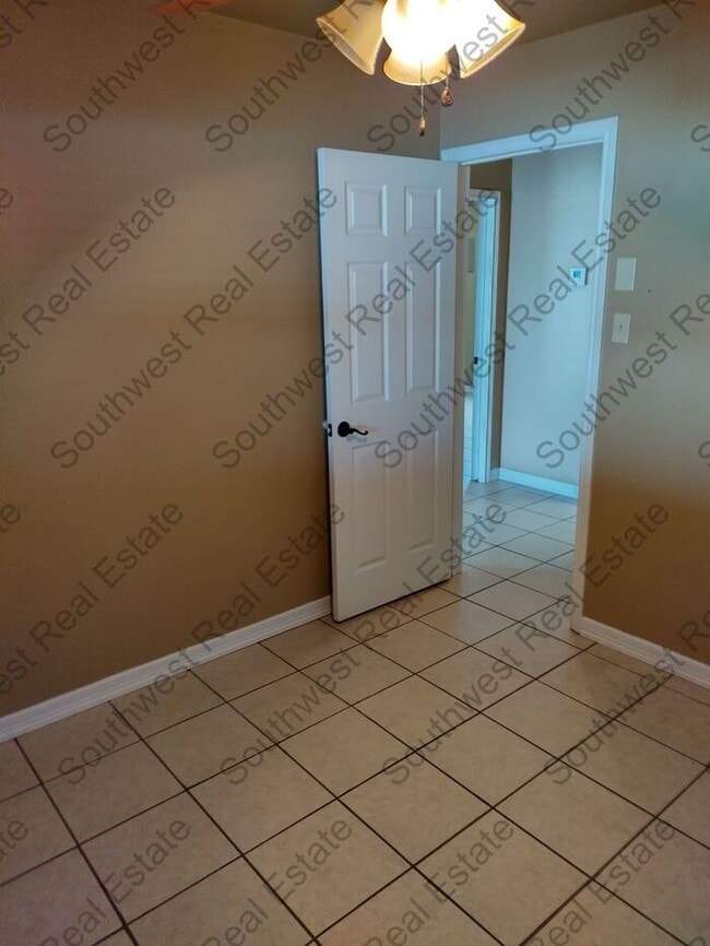 Building Photo - Nice 2 bed 1 bath apt in Portales - All Bills Paid!