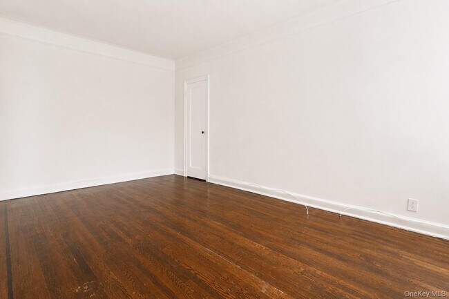 Building Photo - 167-10 Crocheron Ave