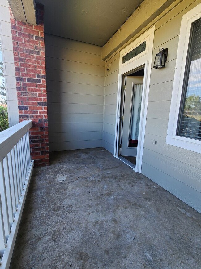 Building Photo - Amazing first floor condo in Littleton!!