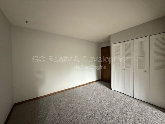 Building Photo - 525 N Highview Ave