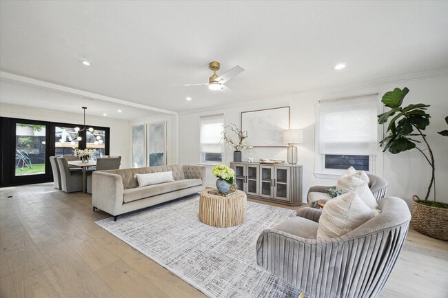 Building Photo - 4148 Bissonnet St