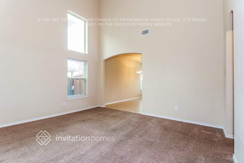 Building Photo - 5548 Thunder Bay Dr