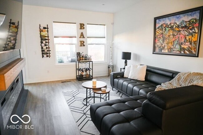 Building Photo - 1722 Alvord St