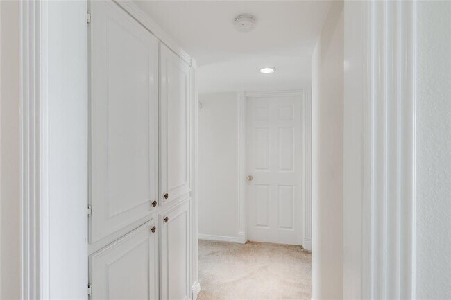 Building Photo - 7225 Beechnut St