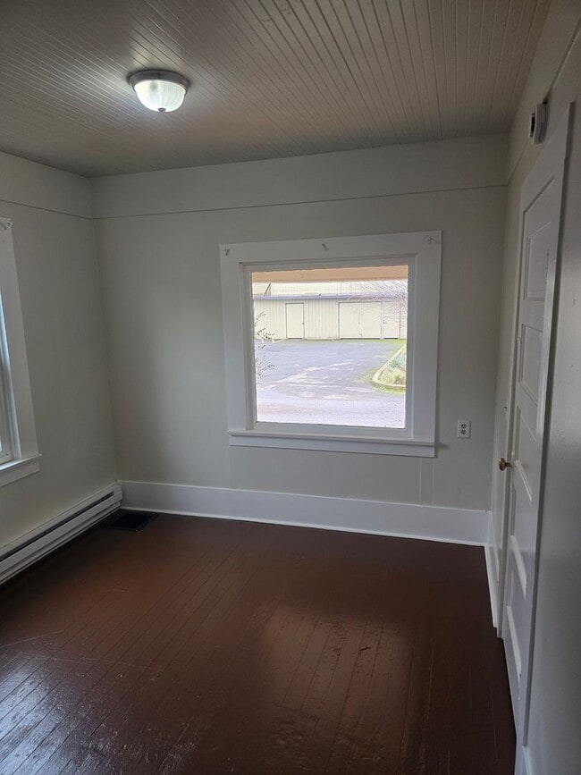 Building Photo - 2 Bedroom in Whiteaker Area