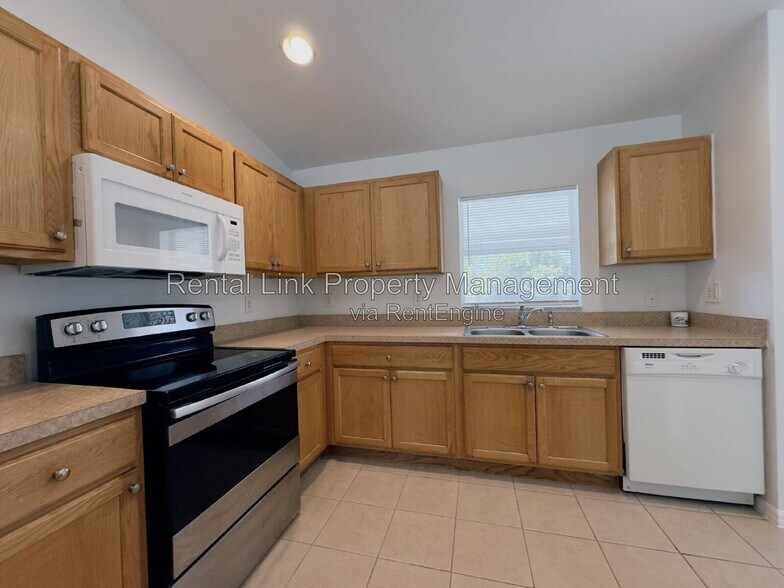 Building Photo - 4867 30th St SW