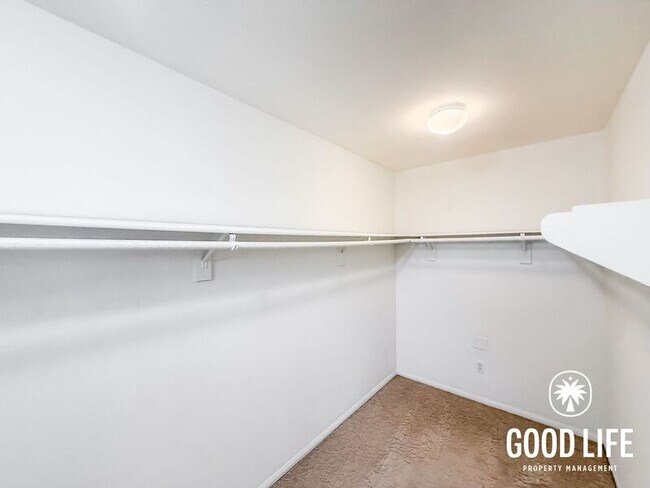 Building Photo - 709 S Hidden Creek Cir