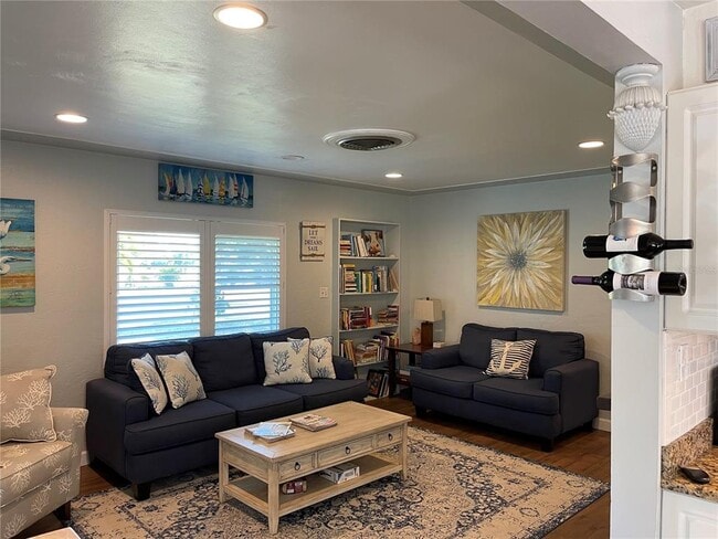 Building Photo - 1329 Royal Palm Dr S