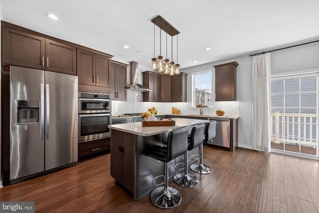 Building Photo - 11 Hedley Ln