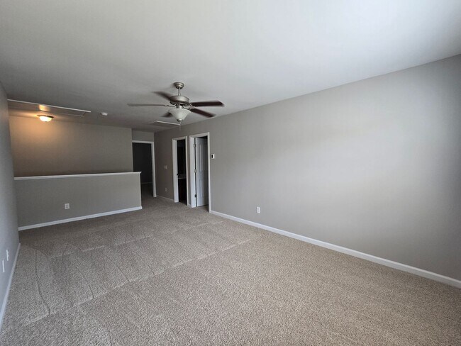 Building Photo - 271 River Oak St