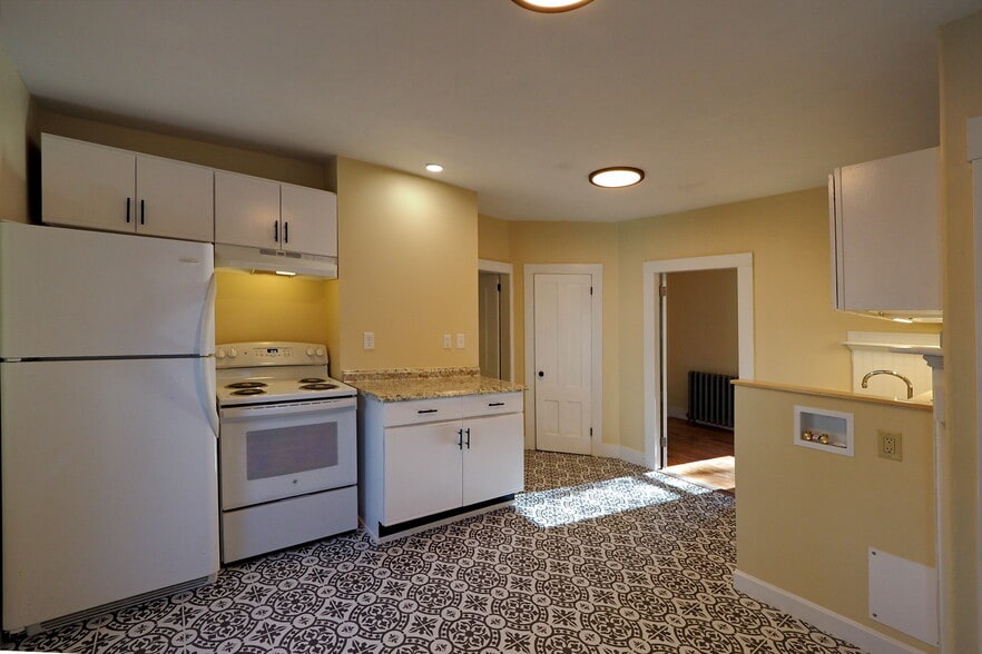 Kitchen - 197 Western Ave