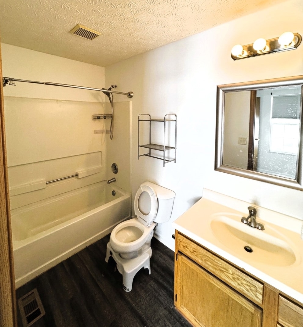 Master Bath - 3766 Dunlane Ct