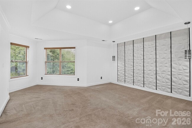Building Photo - 549 Daventry Ct