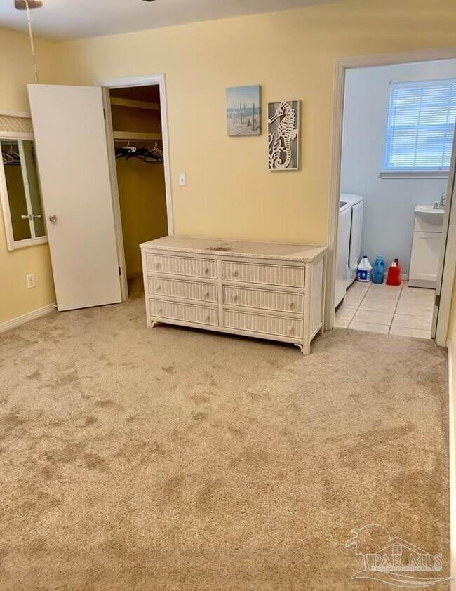 Building Photo - 5705 Admiral Doyle Rd