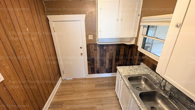 Building Photo - 1625 Camino Sierra