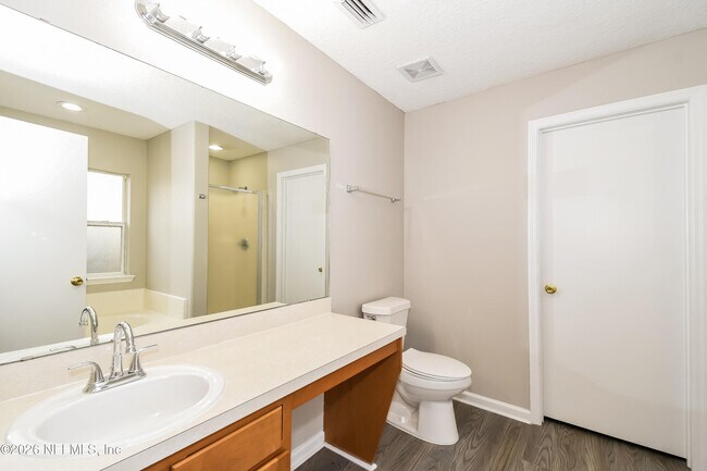 Building Photo - 11533 Brian Lakes Dr N