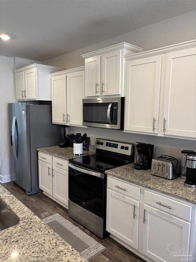 Building Photo - 14330 Gardenglen Dr