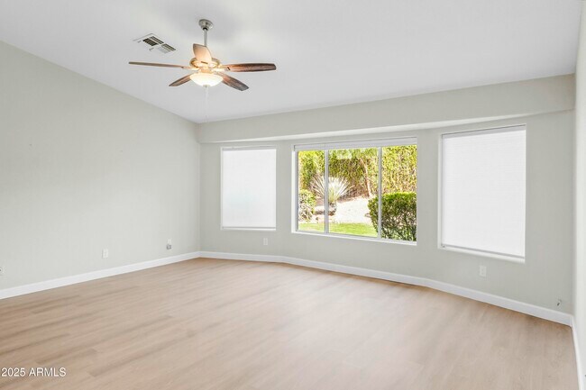 Building Photo - 6920 W Via Montoya Dr