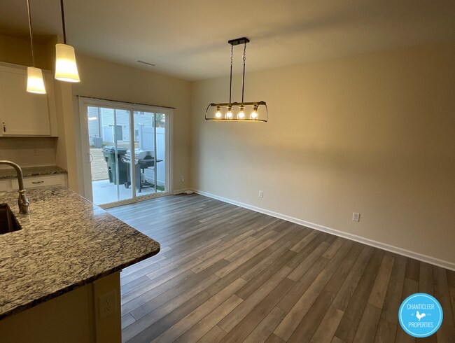 Building Photo - 222 White Oak Ridge Dr