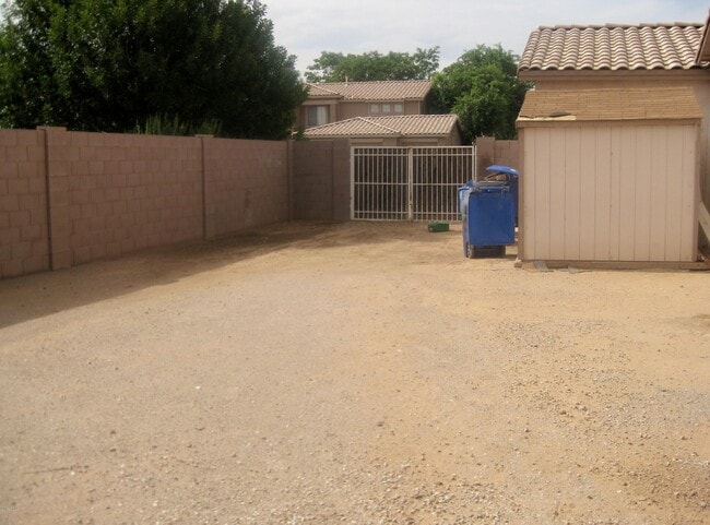 Building Photo - 1042 E Canyon Way