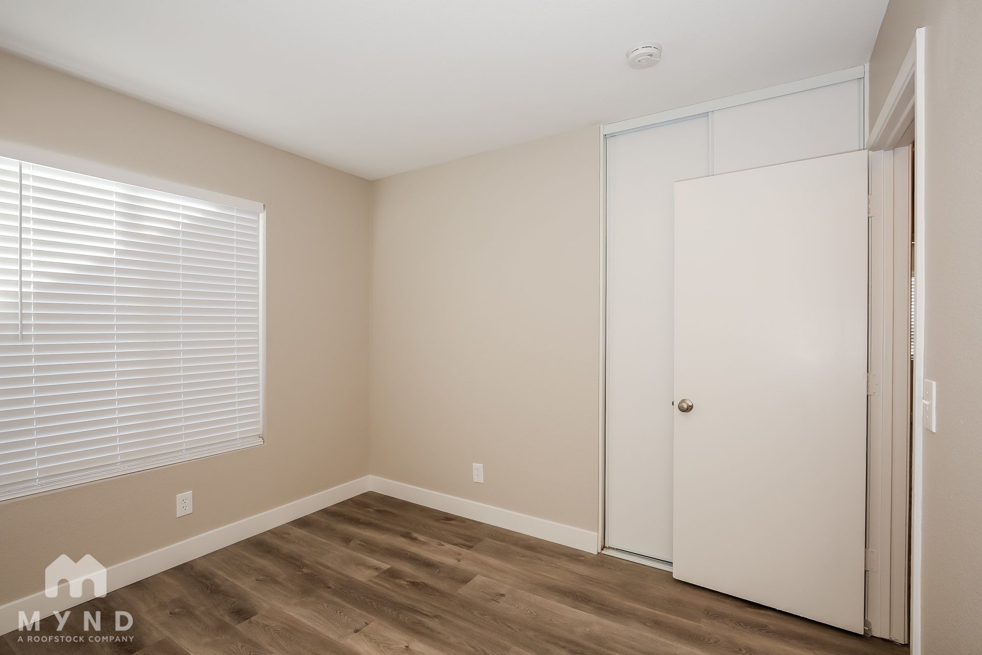 Building Photo - 2704 Exulted Valley Ave