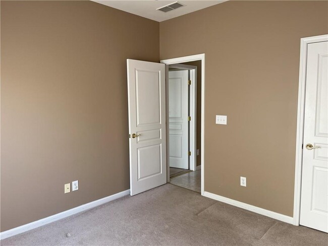 Building Photo - 916 Santa Anita Dr